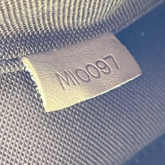 LV monogram messenger bosphore bag - Picture 12 of 14